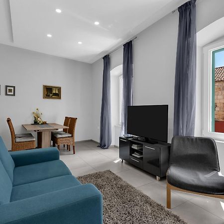 City Center Apartment Dvor Kalalarga マカルスカ エクステリア 写真