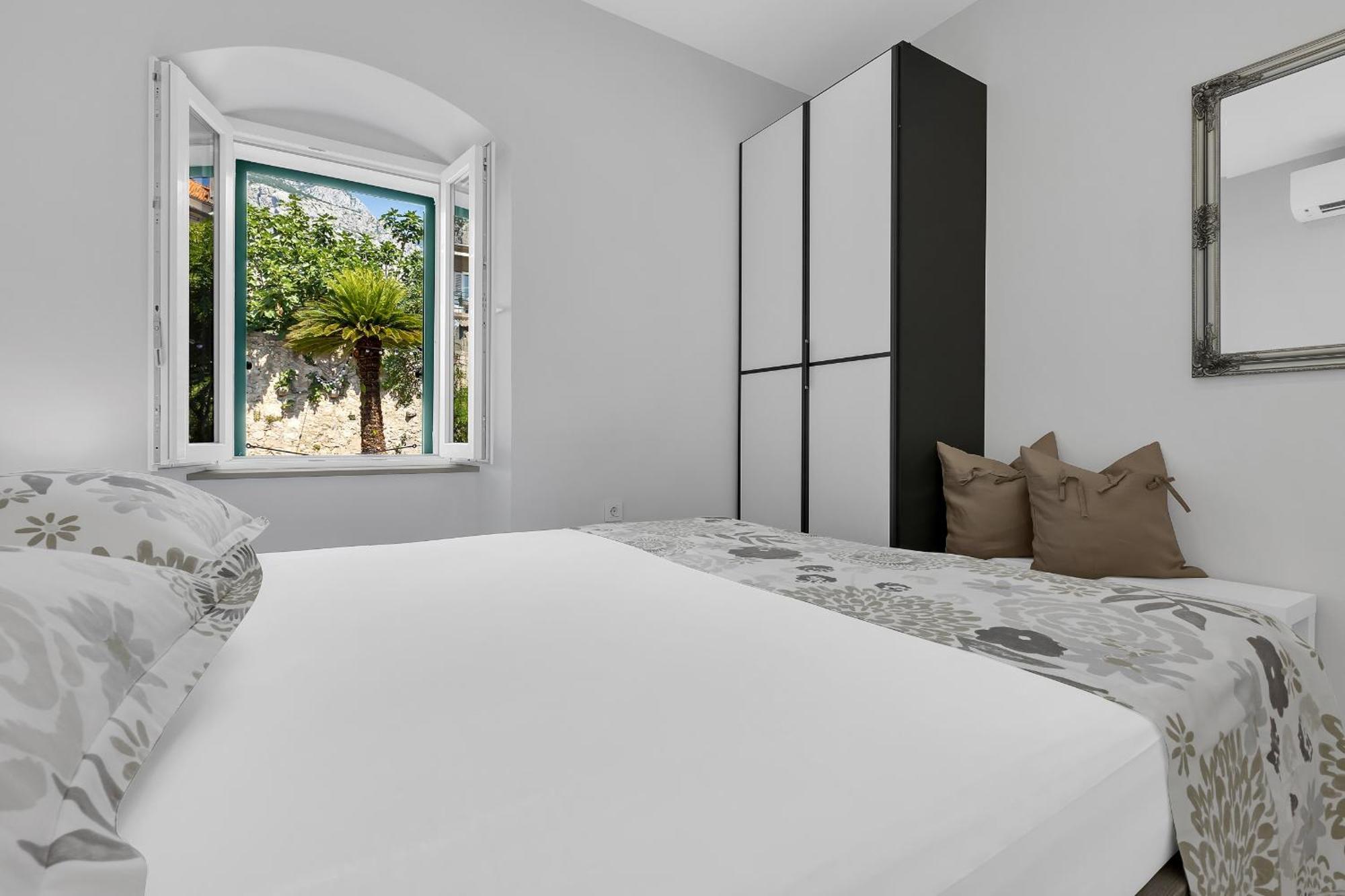 City Center Apartment Dvor Kalalarga マカルスカ エクステリア 写真