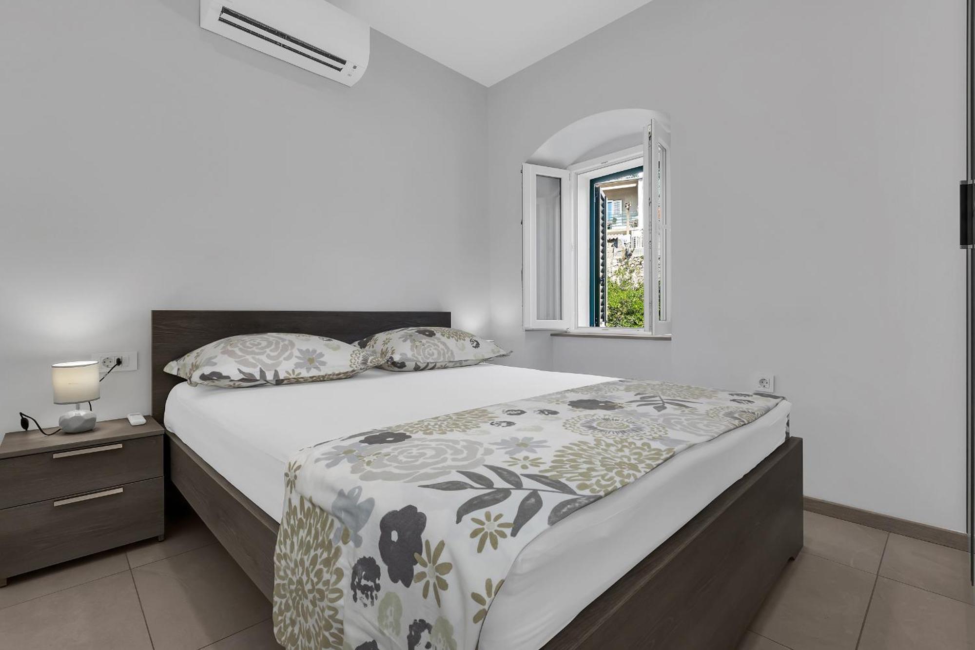 City Center Apartment Dvor Kalalarga マカルスカ エクステリア 写真