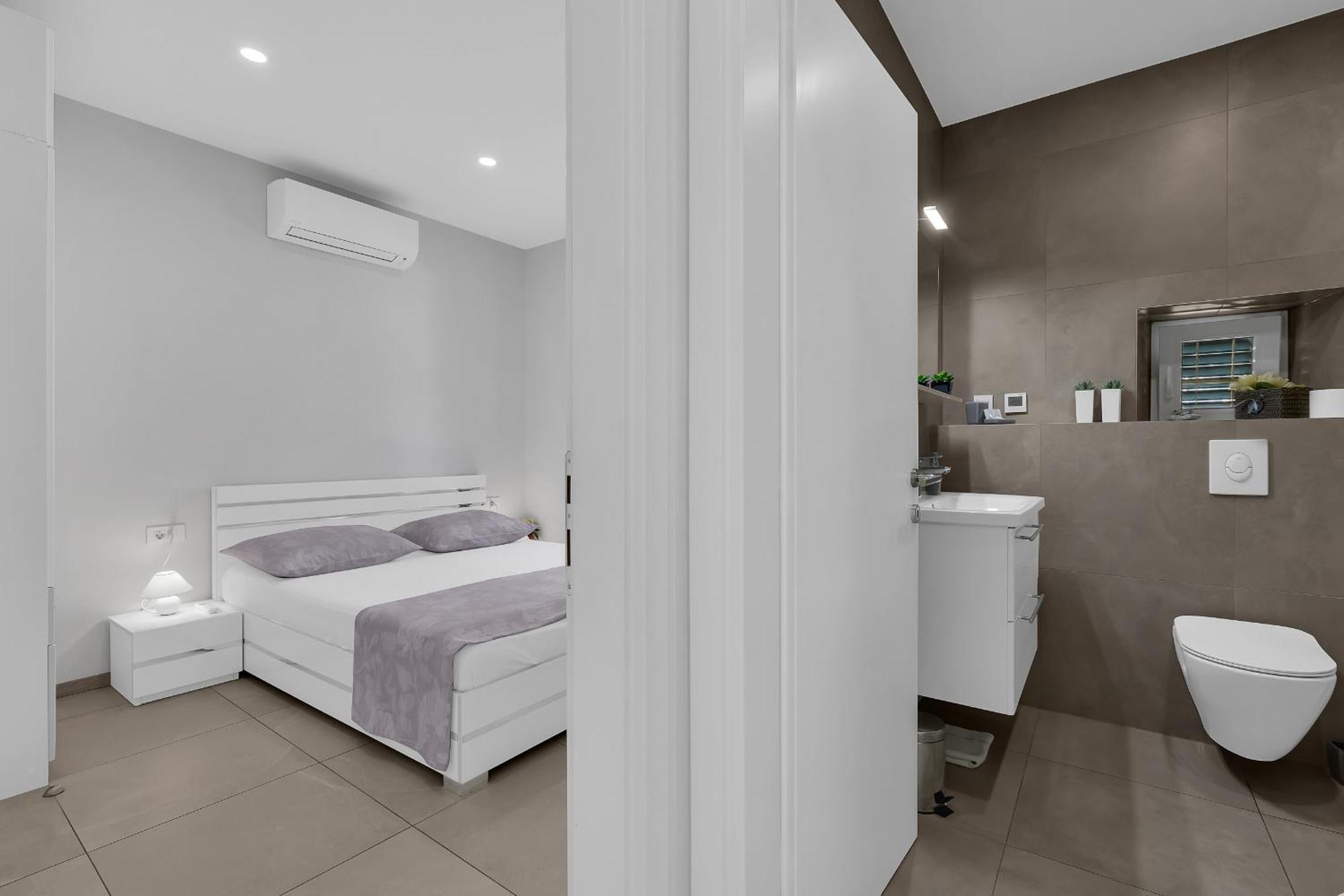 City Center Apartment Dvor Kalalarga マカルスカ エクステリア 写真